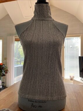 Zara Gray Sleeveless Turtleneck Knit Top